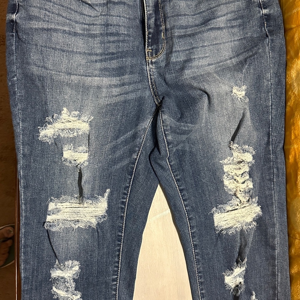 Judy Blue Distressed Blue Denim Capri